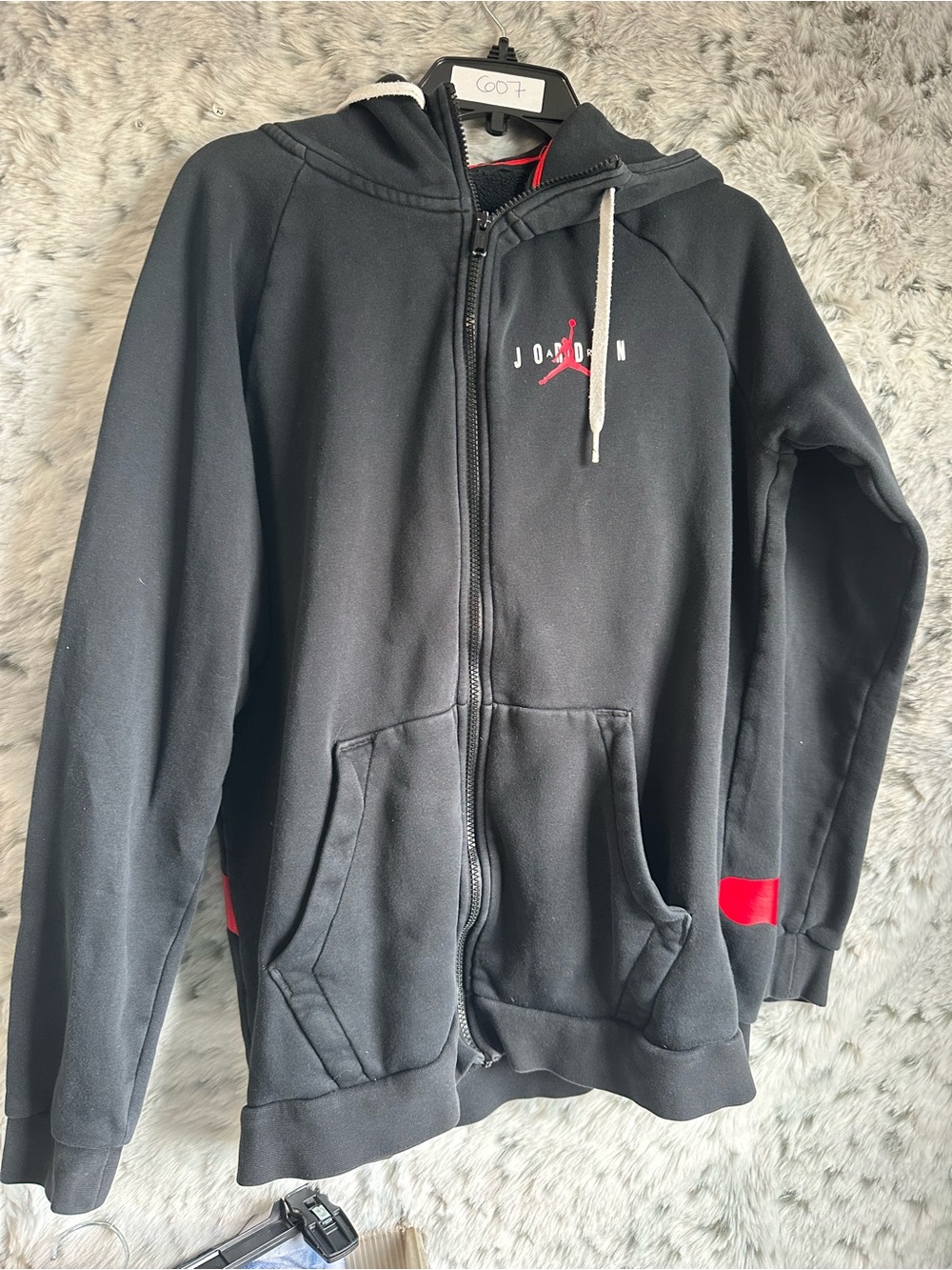 607. Mens jordan air hoodie men med
